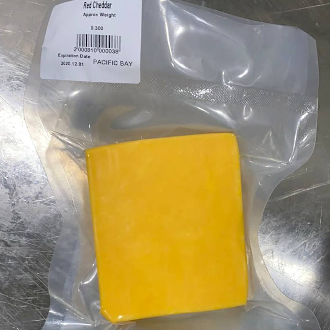 Ammerländ Red Cheddar Cheese Wedge - Pacific Bay