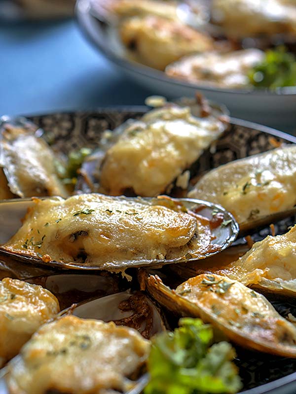 Baked Cheesy Mussles - Pacific Bay